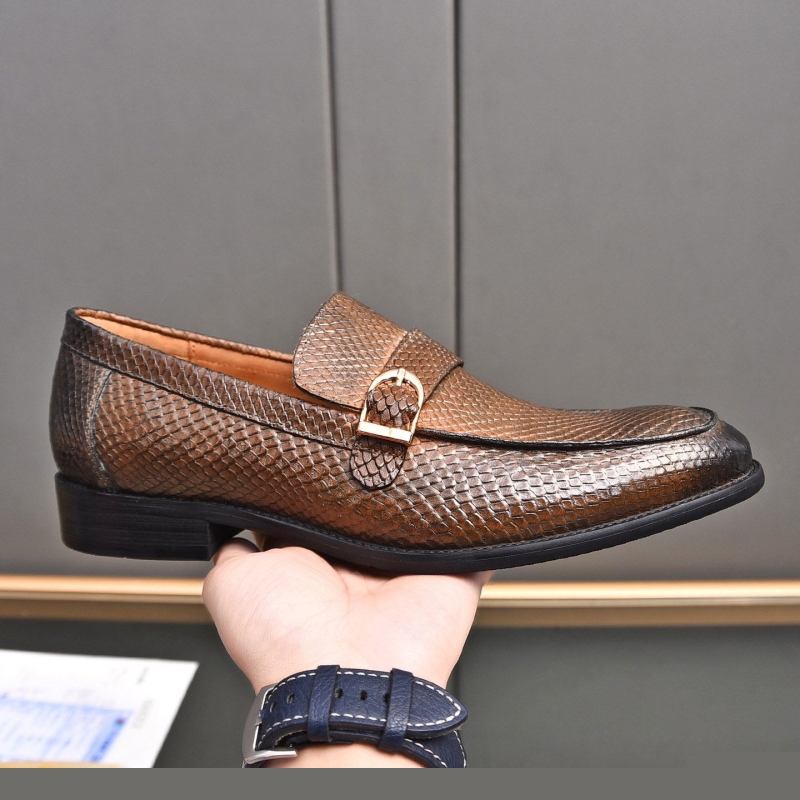 G*u*i leather shoes